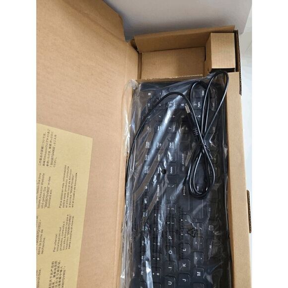 NEW Open Box Amazon Basics Wired Keyboard - Picture 4 of 9